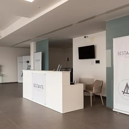 Sestante Marina 모텔 카포오를란도